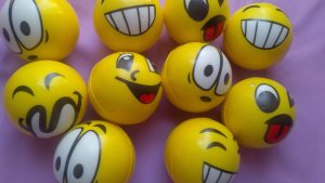 Piłki antystresowe smile 12 sztuk