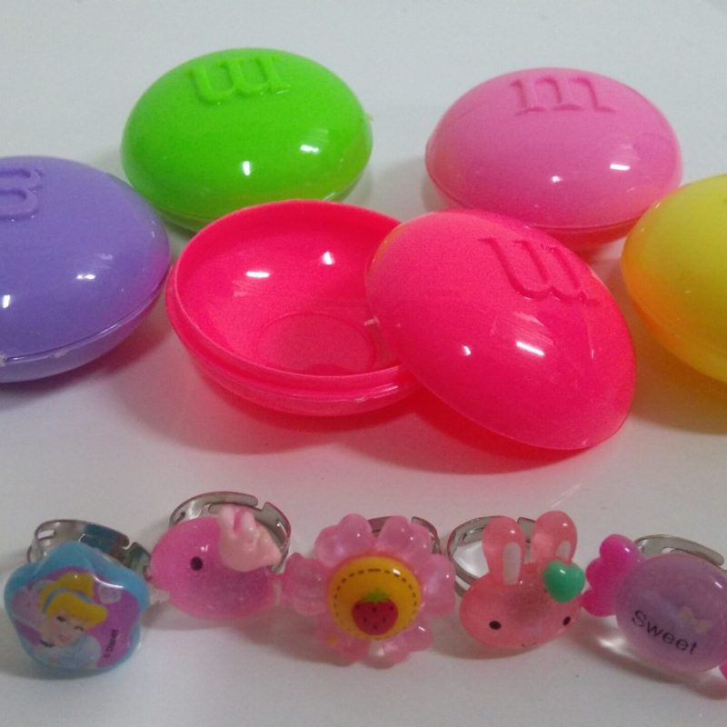 Pierścionki w pudełeczku 5 szt.