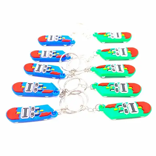 breloki deskorolki miły sportowy akcent